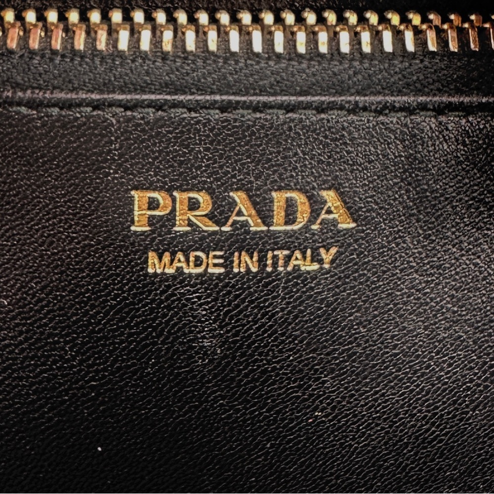 AUTHENTIC Prada Zip Around wallet. Bow details. Black. - Picture 14 of 16
